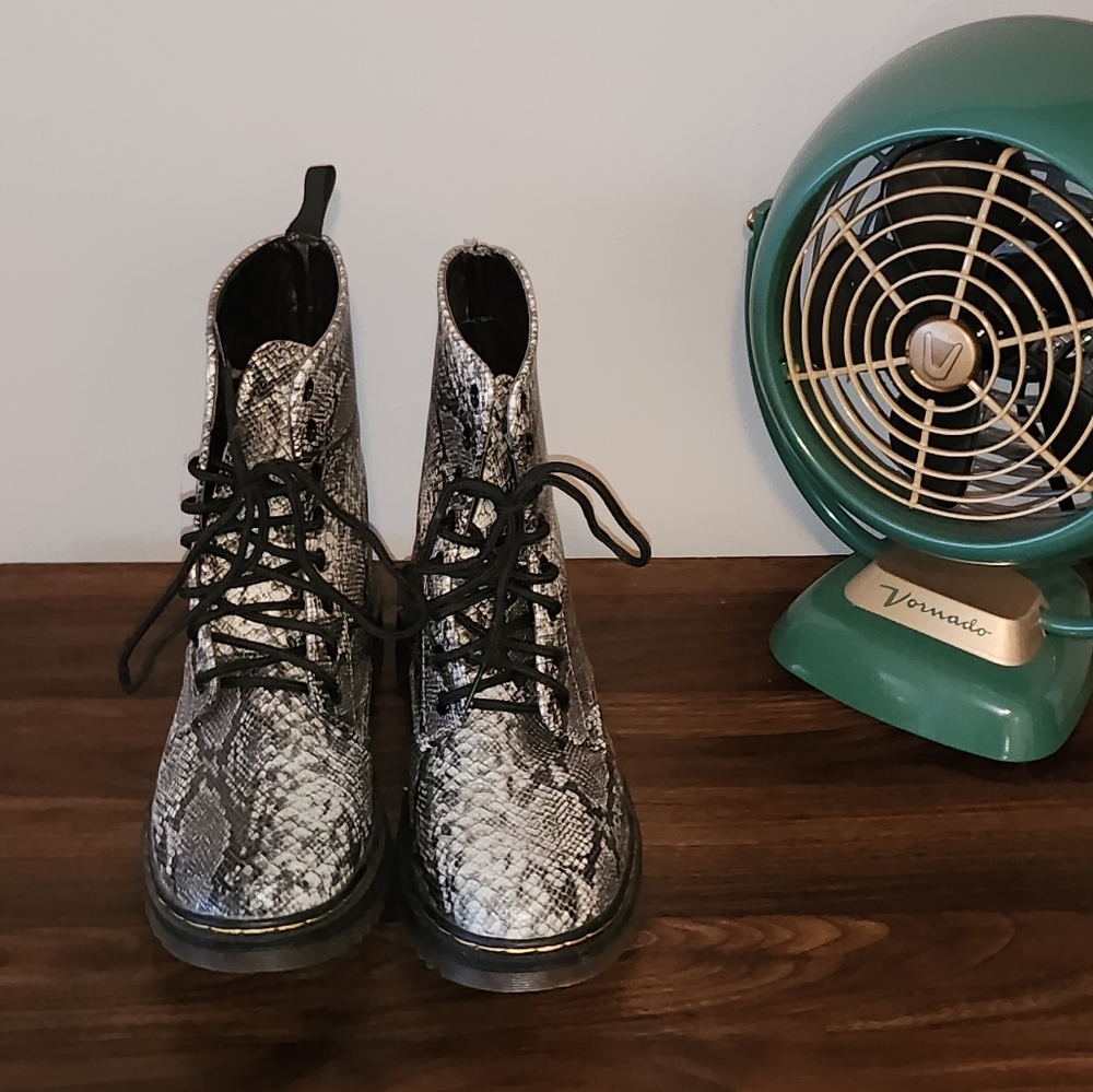 SIZE 8 Grey Snake Skin Combat Boots